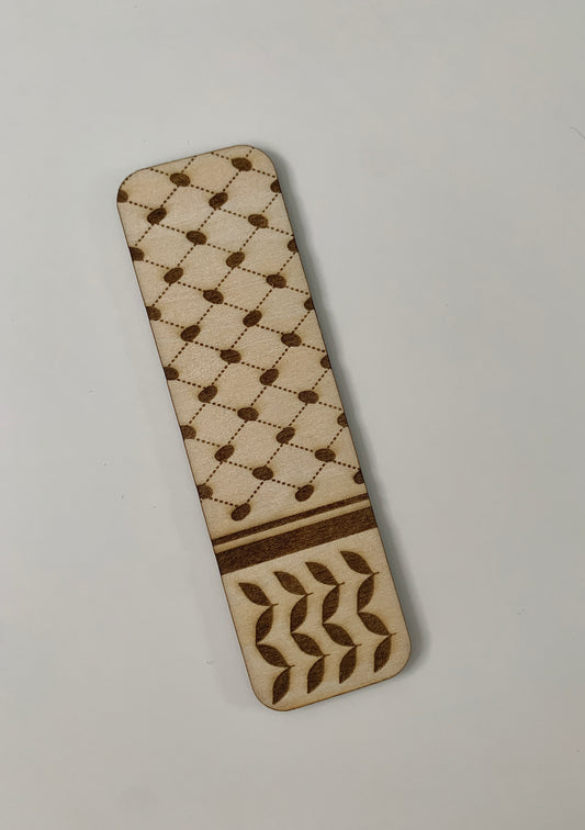 Engraved wooden bookmark - Palestinian Keffiyeh inspired